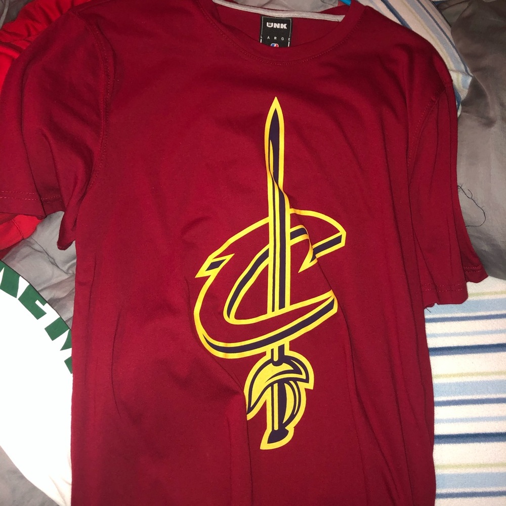 Cleveland cavs t shirt